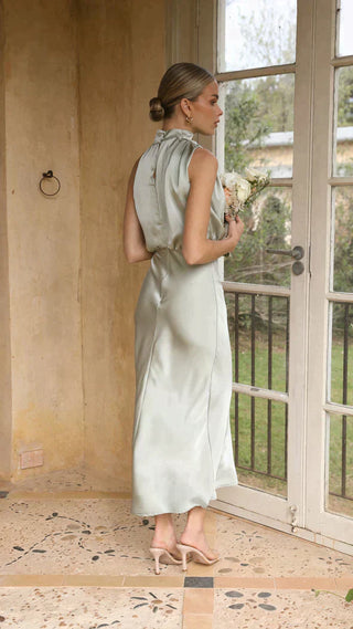 Evelina – Elegant Satin Dress