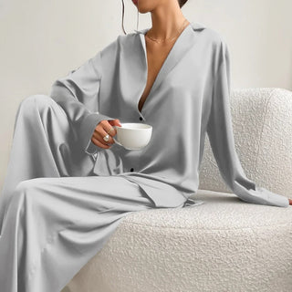 Variant image for Oversized Silk Pajama Set for Women – Chic Low-Cut Neckline and Wide-Leg Pants in Soft Satin-Like Fabric-9